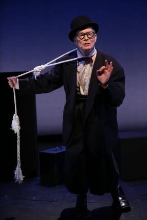 Bill Irwin uses physicality to help his storytelling in “On Beckett.”