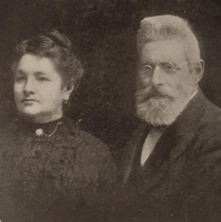 Feigel (later Fannie) and Eliakum Zunser c. 1904