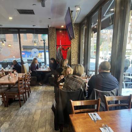 Customers enjoying a noon meal at Hollywood Diner on Friday, Nov. 8.