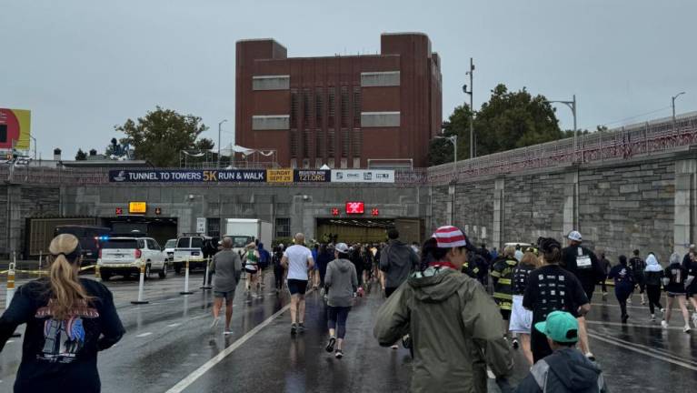 Entering the Battery Tunnel on the Brooklyn side.